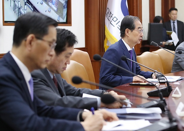 한 총리 “산림 탄소흡수원 기능 강화…온실가스 감축을” 한 총리 “산림 탄소흡수원 기능 강화…온실가스 감축을”