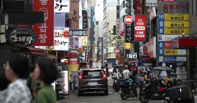 정부 “경기회복 흐름 지속…소비심리 ‘긍정’ ↑, 완만한 내수회복 조짐” 정부 “경기회복 흐름 지속…소비심리 ‘긍정’ ↑, 완만한 내수회복 조짐”
