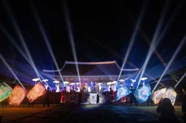 왕릉에서 ‘드론 라이트쇼’…10월 ‘국가유산 조선왕릉축전’ 개최 왕릉에서 ‘드론 라이트쇼’…10월 ‘국가유산 조선왕릉축전’ 개최