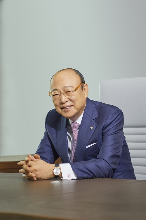 한화그룹 창립 72주년… 김승연 회장 “시류에 타협하지 않는 신념, 최고를 향한 끈질긴 집념” 한화그룹 창립 72주년… 김승연 회장 “시류에 타협하지 않는 신념, 최고를 향한 끈질긴 집념”