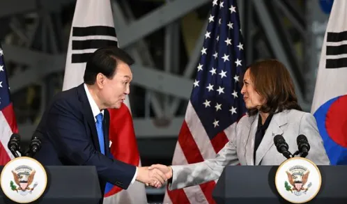 윤대통령 미해리스 부통령과 미 항공우주국 고다드 우주센터에서 공동기자회견 모습 윤대통령 미해리스 부통령과 미 항공우주국 고다드 우주센터에서 공동기자회견 모습