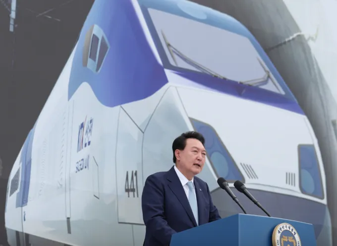 윤대통령 평택 오송간 고속철도 2복선화 착공 기념식에서 전국 2시간대 생활권 확대 될것 사진 = 대통령실 윤대통령 평택 오송간 고속철도 2복선화 착공 기념식에서 전국 2시간대 생활권 확대 될것 사진 = 대통령실
