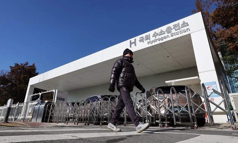 2030년까지 수소충전소 450개 늘린다…관련 규정 정비 2030년까지 수소충전소 450개 늘린다…관련 규정 정비