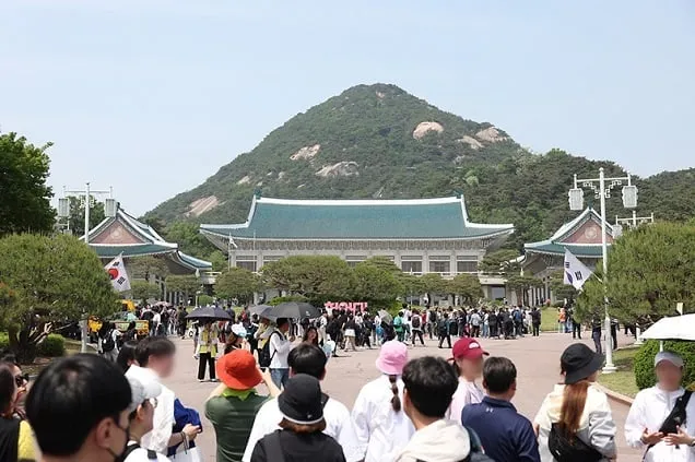 청와대 누적 관람객 500만 명 돌파…설 연휴 4만 명 이상 다녀가 청와대 누적 관람객 500만 명 돌파…설 연휴 4만 명 이상 다녀가