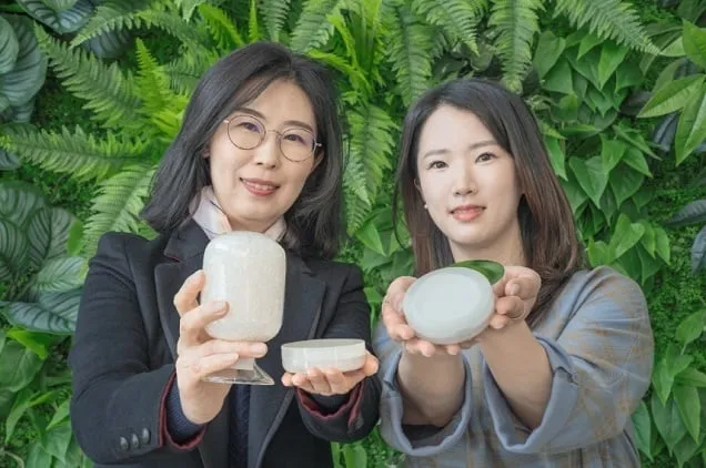 LG화학 세계 최대 뷰티 박람회서 CO2플라스틱 첫 선 LG화학 세계 최대 뷰티 박람회서 CO2플라스틱 첫 선