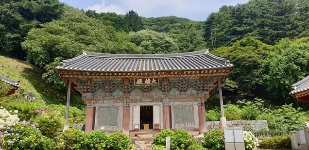 계곡 위에 세운 대형 누각 ‘의성 고운사 가운루’, 국가보물 된다 계곡 위에 세운 대형 누각 ‘의성 고운사 가운루’, 국가보물 된다