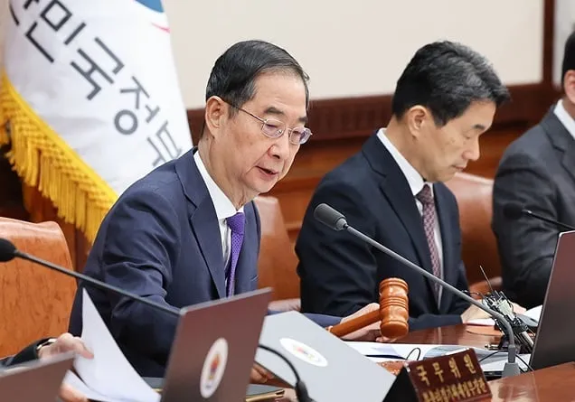 한 총리 “총선 민의 겸허히 받들어…개혁과제 추진에 더욱 매진” 한 총리 “총선 민의 겸허히 받들어…개혁과제 추진에 더욱 매진”