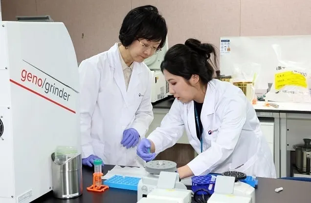 식약처, 사과·주꾸미 등 온라인 판매 농수산물 300건 수거 검사 식약처, 사과·주꾸미 등 온라인 판매 농수산물 300건 수거 검사