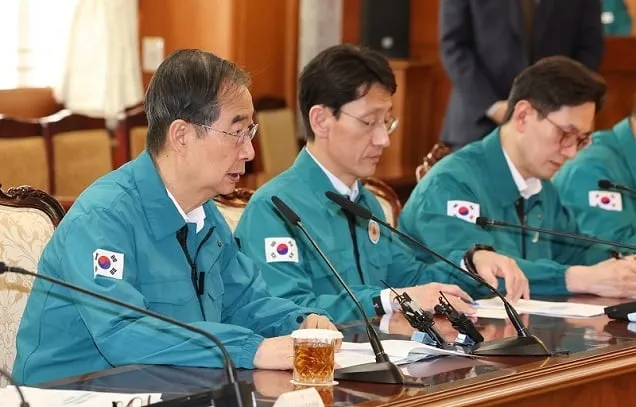 한 총리 “의사협회·전공의, 의료개혁특위 하루빨리 참여해 달라” 한 총리 “의사협회·전공의, 의료개혁특위 하루빨리 참여해 달라”
