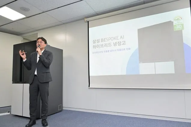 삼성전자 ‘비스포크 AI 하이브리드’ 냉장고, AI∙반도체 소자로 에너지 절감 삼성전자 ‘비스포크 AI 하이브리드’ 냉장고, AI∙반도체 소자로 에너지 절감