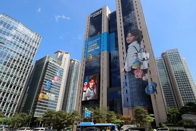 우리은행, 생성형 AI 활용한 업무시스템 고도화 추진한다 우리은행, 생성형 AI 활용한 업무시스템 고도화 추진한다