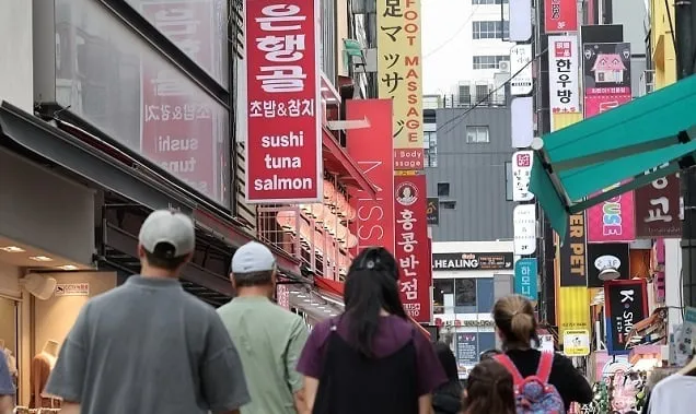 소상공인 정책자금 상환 최대 5년 연장…금융지원 3종세트 추진 소상공인 정책자금 상환 최대 5년 연장…금융지원 3종세트 추진