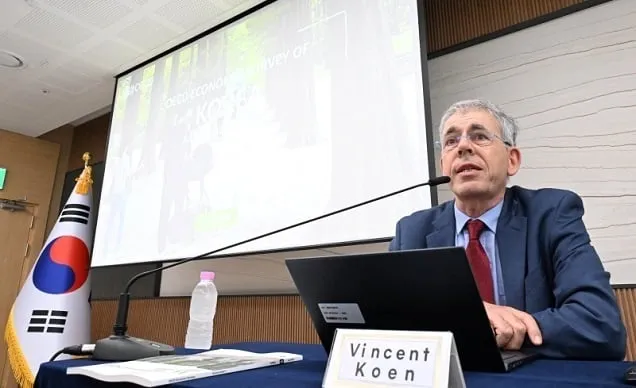 OECD, 올해 한국 성장률 2.6% 유지…‘올 하반기 내수 강화’ 전망 OECD, 올해 한국 성장률 2.6% 유지…‘올 하반기 내수 강화’ 전망