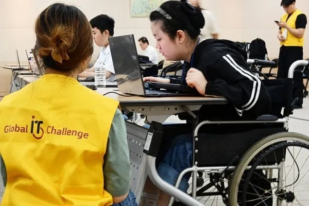 LG전자, IT로 장애 청소년과 세상 잇는다 LG전자, IT로 장애 청소년과 세상 잇는다