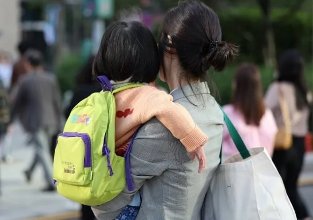 양육수당, ‘압류방지 전용 통장’으로 받는다…“지원금 보호” 양육수당, ‘압류방지 전용 통장’으로 받는다…“지원금 보호”